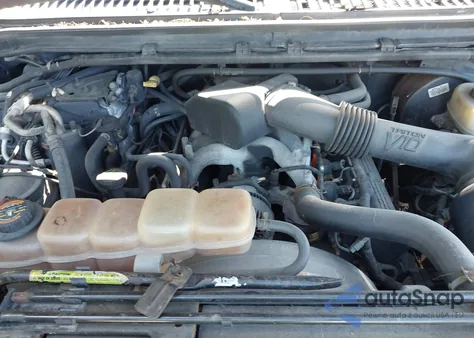 2001 Ford Excursion Xlt z USA, uszkodzony, nr VIN 1FMNU41S31EB17671